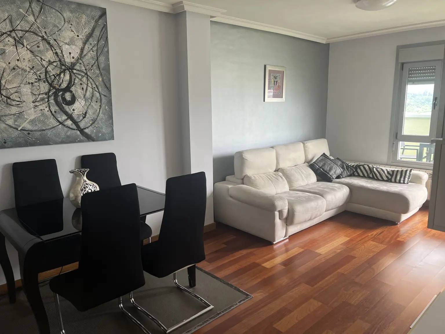 Salón comedor del ático piso 2 de Oviedo